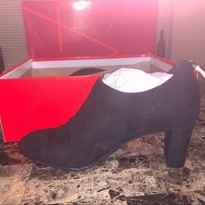 NIB Aerosoles Tavern Booties